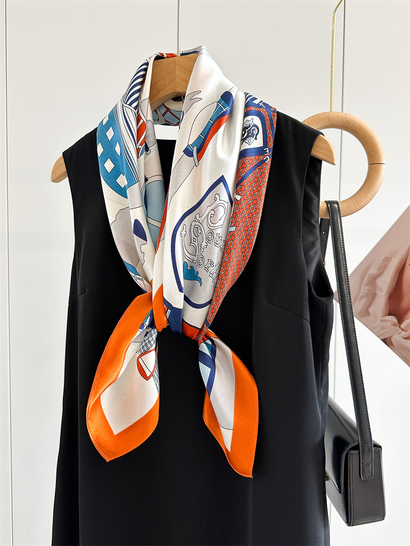 Soft Silk Scarf Women Square B - Travel Accessories Bag For Women 评论和价格